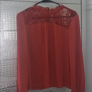 long sleeve lace detailed top